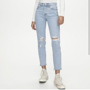 Levi’s Wedgie Icon Jean distressed frayed hem